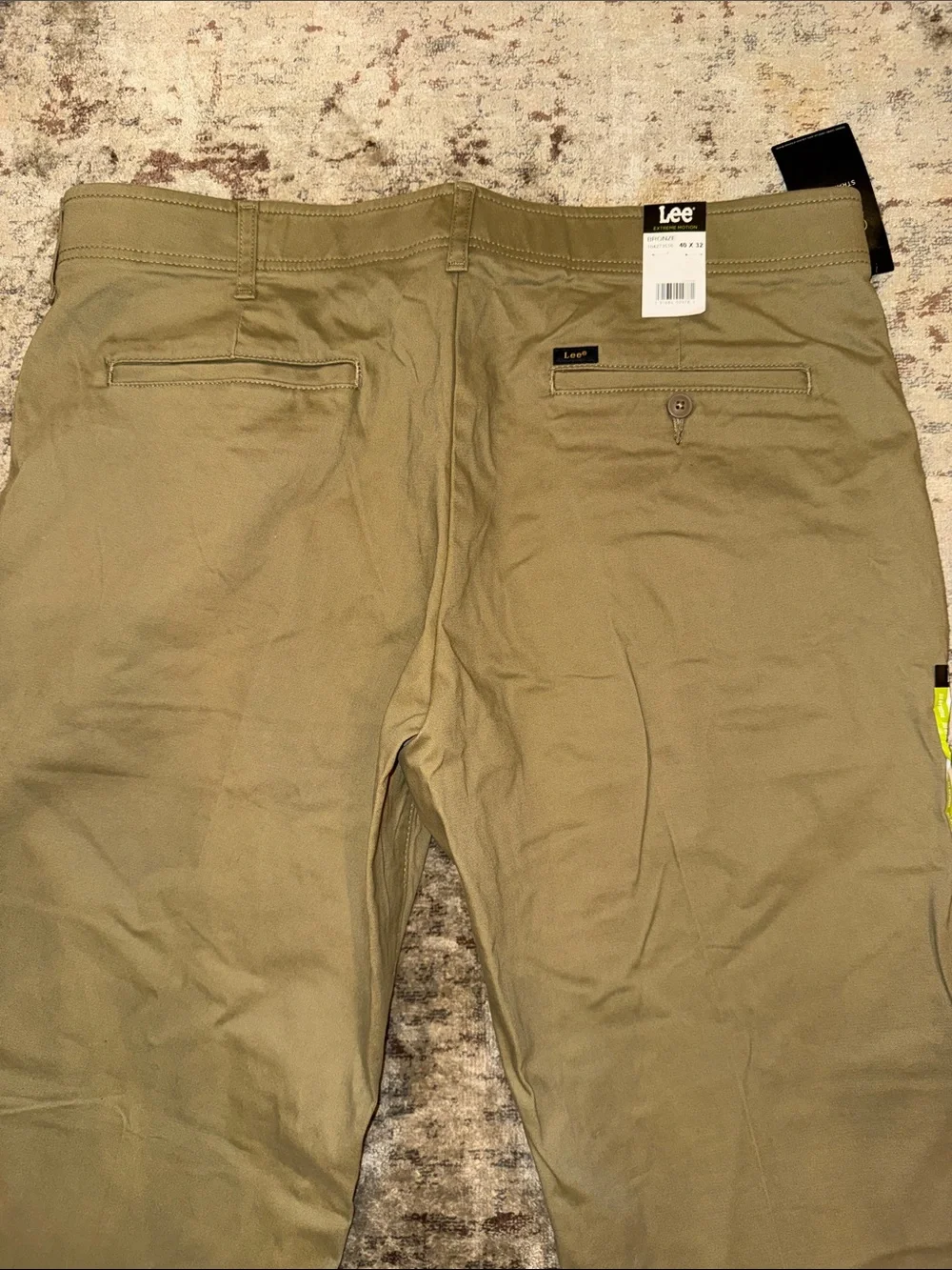 NWT Men’s Lee Extreme Motion Flat Front Pant